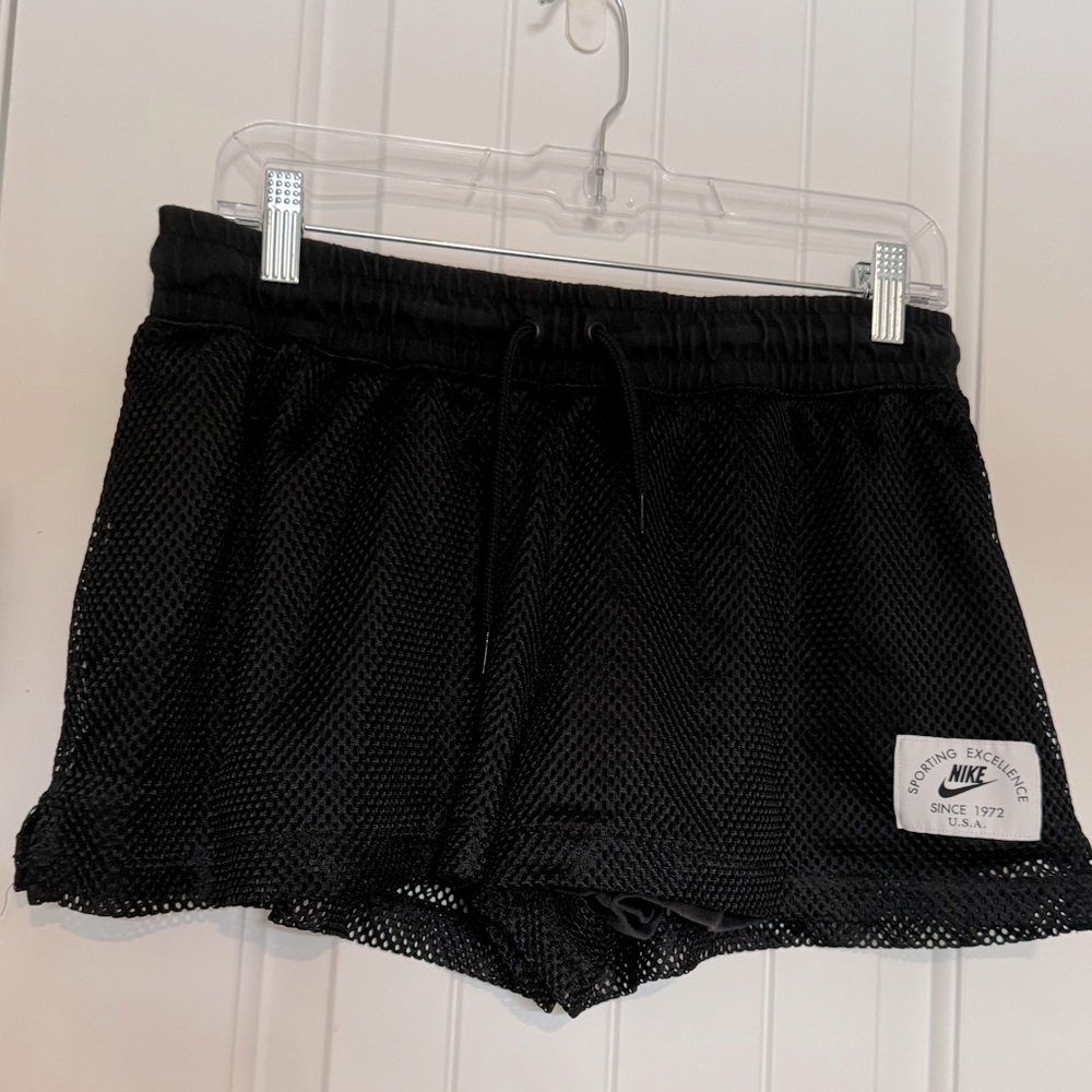 NIKE Women’s Sportswear Heritage Mesh Shorts